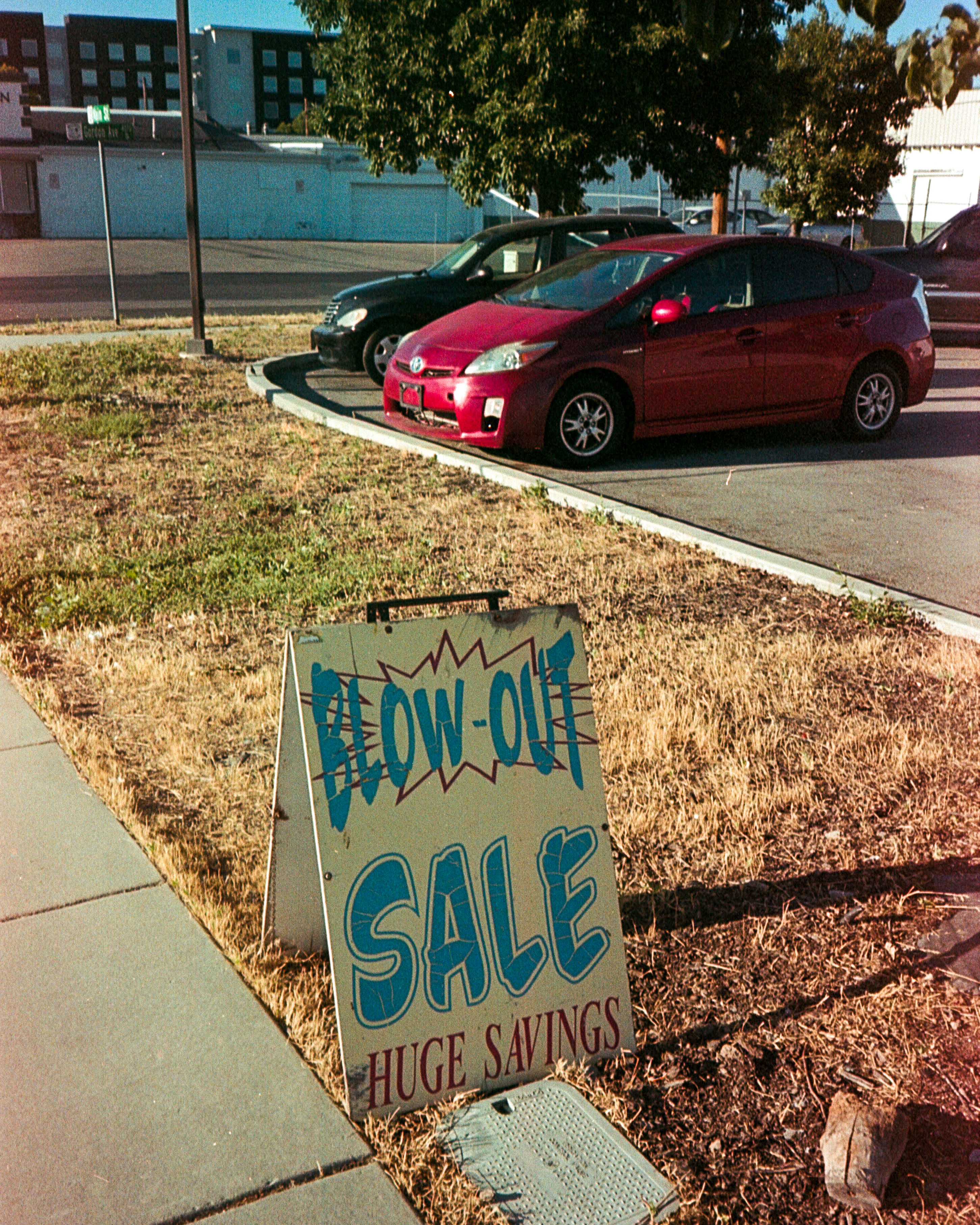 a photo of a sign